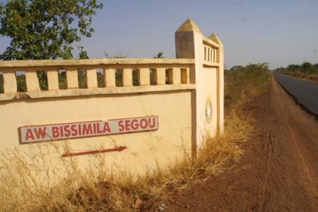 Mali'de çatışma bölgelerine giden yolda hayat normal devam ediyor (Özel)