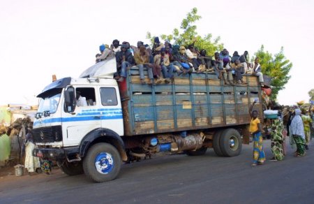 Mali'de savaş bölgesinden kaçış devam ediyor