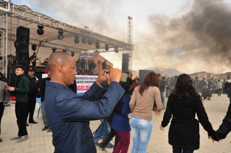 Malili dekanlar, YYÜ öğrencileri ile Nevruz'u kutladı