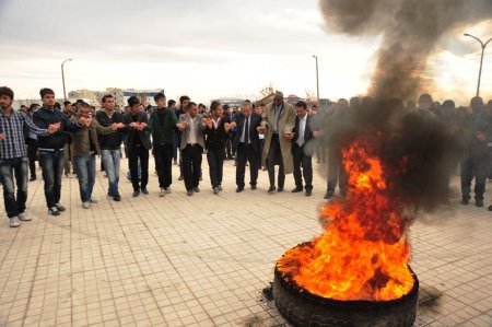 Malili dekanlar, YYÜ öğrencileri ile Nevruz'u kutladı
