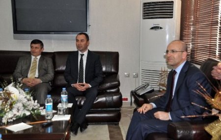 Maliye Bakanı Mehmet Şimşek Batman Belediyesi'ni ziyaret etti