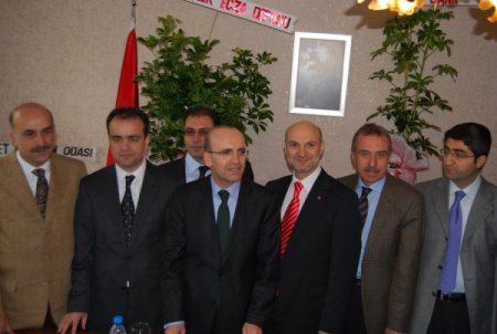 Maliye Bakanı Şimşek: Tsunaminin Ekonomik Etkileri Sınırlı Ve Geçici Olur