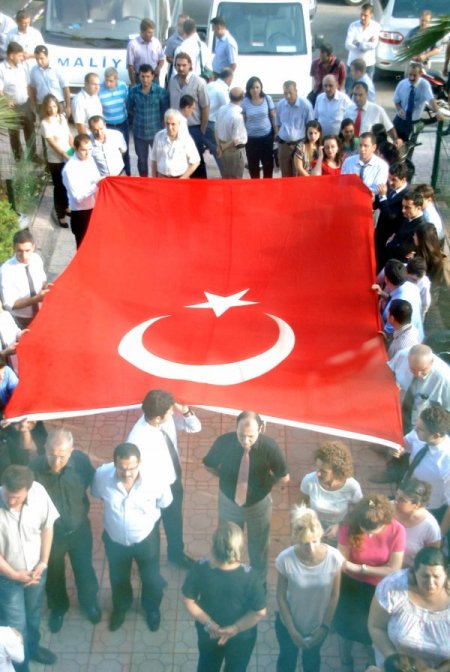 Maliye çalışanlarından teröre tepki