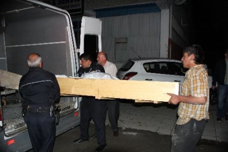 Maltepe’de rayların üzerinde oturan şahıslara tren çarptı: 1 ölü, 1 yaralı