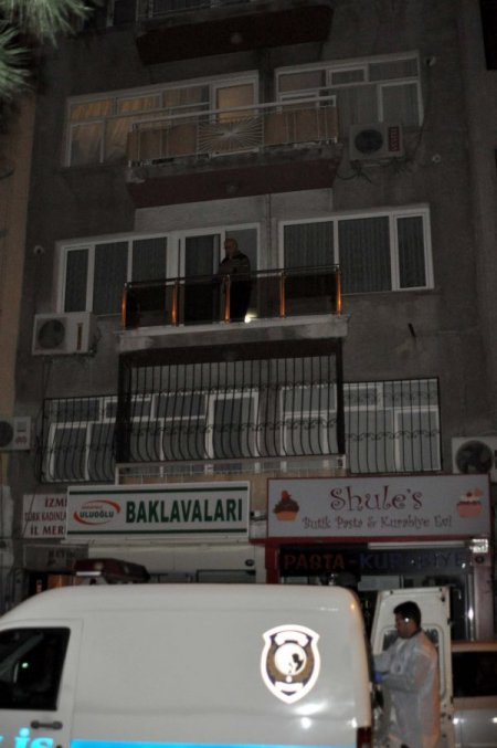 Malülen emekli pilot üsteğmen yangında öldü