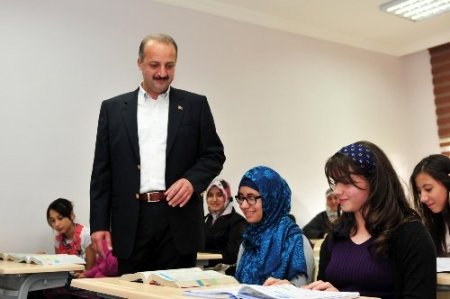 Mamak Belediyesi, meslek sahibi yapıyor