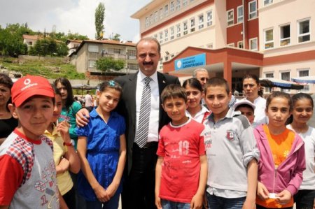 Mamak Belediyesi'nin Eğitime Desteği Sürüyor