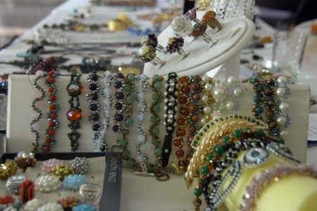 Mamaklı kadınlar el ürünü eşyalarını görücüye çıkardı