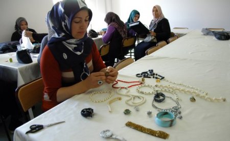 Mamaklı kadınların takı tasarımları Belçika'da pazarlanıyor