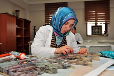 Mamaklılar, meslek edindirme kursları ile meslek sahibi oluyor