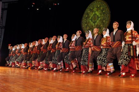 Mamaklılar dans gösterisiyle eğlendi