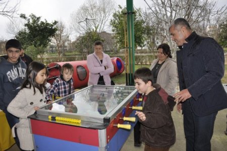 Manavgat Belediyesi, öğrencilere 75 bin adet lunapark bileti dağıttı