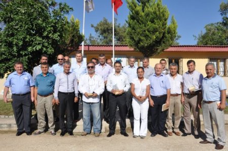 Manavgat Belediyesi, turizmcileri plaketle ödüllendirdi