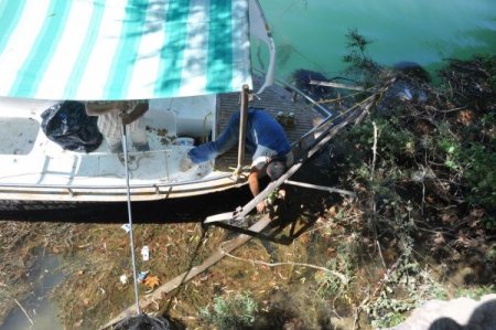 Manavgat Irmağı'ndaki görüntü kirlilikleri kaldırılıyor