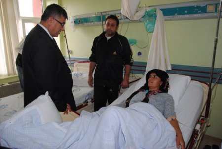 Manavgat Kaymakamı hastane ziyaret etti, hastaların bayramını kutladı