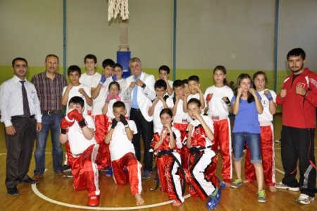 Manavgat Kick Boks Şampiyonasında 17 Madalya Kazandı
