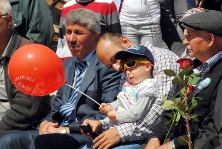 Manavgat Müftülüğü, Güllerin Efendisi adına çocuklara balon dağıttı