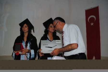 Manavgat Myo'da Dereceye Giren Öğrencilere Bilgisayar Ödülü