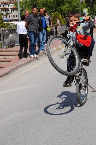 Manavgatlılar bisikletçilere Antalya'ya alkışlarla uğurladı