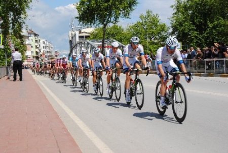 Manavgatlılar bisikletçilere Antalya'ya alkışlarla uğurladı
