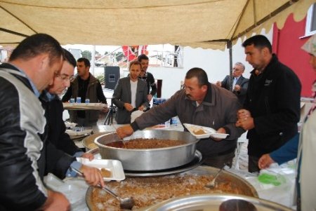 Manavgat'ta 230 noktada Kutlu Doğum pilavı ikram edildi