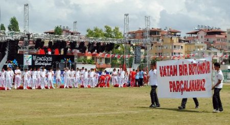 Manavgat'ta Gecikmeli 19 Mayıs Kutlaması