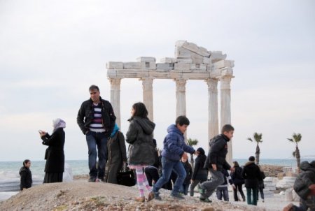 Manavgat'ta gençler tarihle buluşuyor