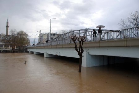 Manavgat'ta metrekareye 70 kilo yağmur suyu düştü