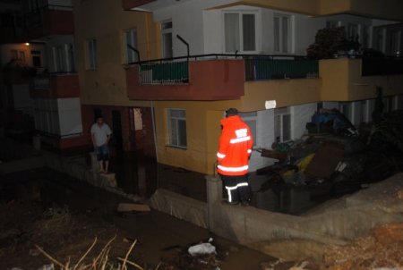 Manavgat'ta sağanak yağış su baskınlarına yol açtı