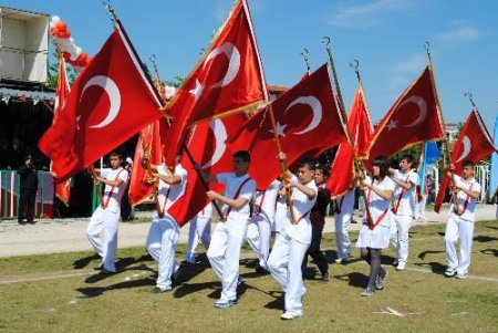 Manavgat'taki 23 Nisan Kutlamalarına Turistler De İlgi Gösterdi