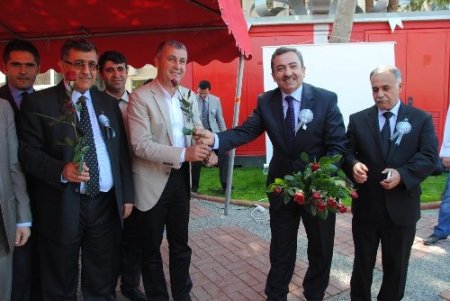 Manavgat'taki Kutlu Doğum kutlamasında turistler unutulmadı