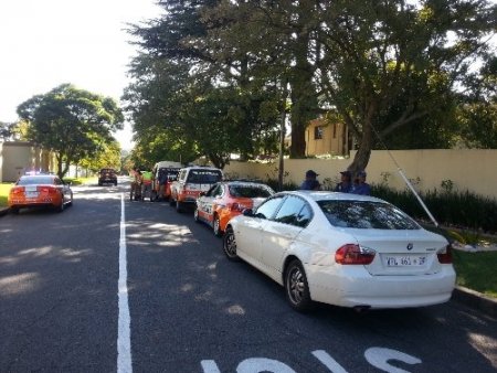 Mandela taburcu oldu: Medya evin önünde kamp kurdu