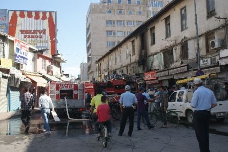 Manifaturacıda Çıkan Yangın 100 Bin Liralık Zarara Neden Oldu