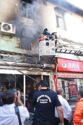 Manifaturacıda Çıkan Yangın 100 Bin Liralık Zarara Neden Oldu