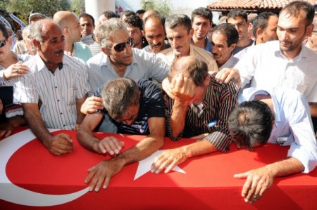 Manisa, 2 şehidini birden uğurladı