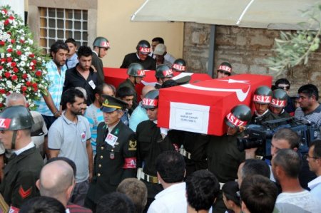 Manisa, 2 şehidini birden uğurladı