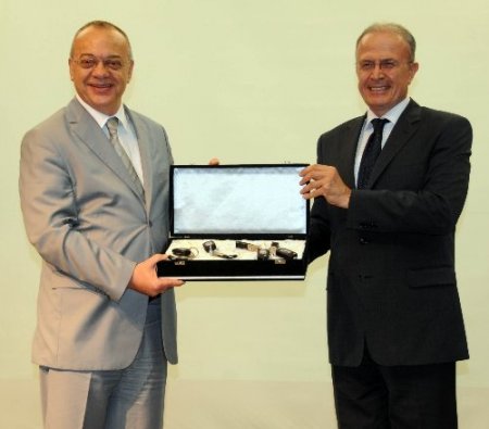 Manisa Belediyesi 5 elektrikli otomobil aldı