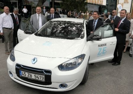 Manisa Belediyesi 5 elektrikli otomobil aldı