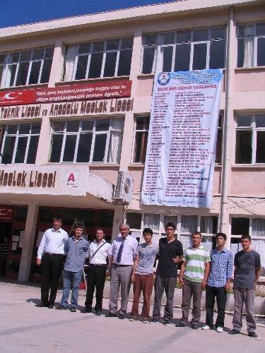 Manisa Endüstri Meslek Lisesi'nin 2011 Hedefi Tıp Fakültesine Öğrenci Göndermek