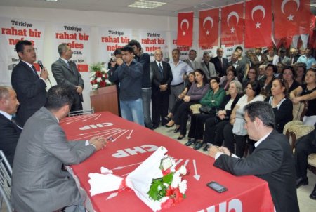 Manisa MHP ve CHP'de bayramlaşma ikinci gün yapıldı