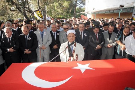 Manisa şehidini göz yaşlarıyla uğurladı