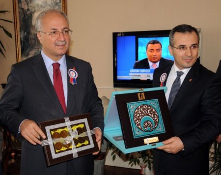 Manisa Valisi Daşöz: Devletin en önemli gelirlerinin başında vergi geliyor