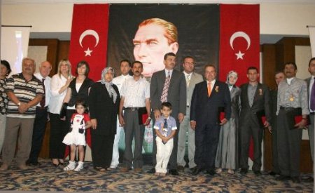 Manisa Valisi Güvenç: Akıttıkları Kanda Helâk Olacaklar