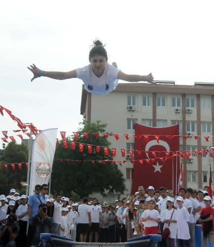 Manisa'da, Gençlik ve Spor Bayramı coşkuyla kutlandı