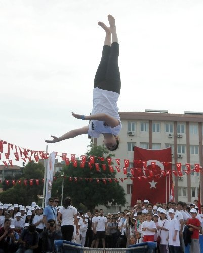 Manisa'da, Gençlik ve Spor Bayramı coşkuyla kutlandı