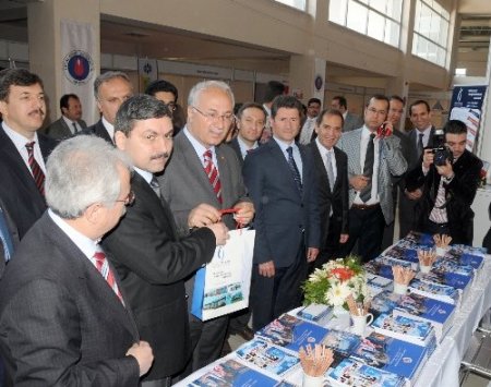 Manisa'da 34 üniversite, sınava hazırlanan öğrencilere tanıtım yapacak