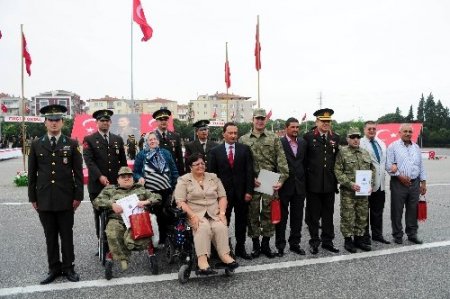 Manisa'da 47 engelli askerlik olmanın mutluluğunu yaşadı