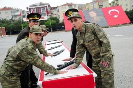 Manisa'da 47 engelli askerlik olmanın mutluluğunu yaşadı