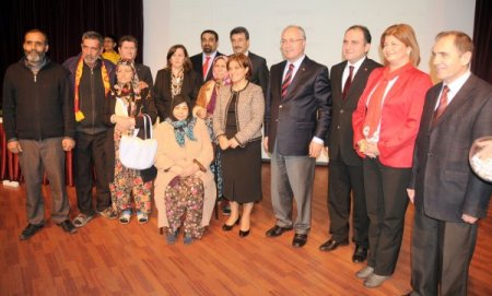 Manisa'da 94 ihtiyaç sahibi aile kendi evine kavuştu