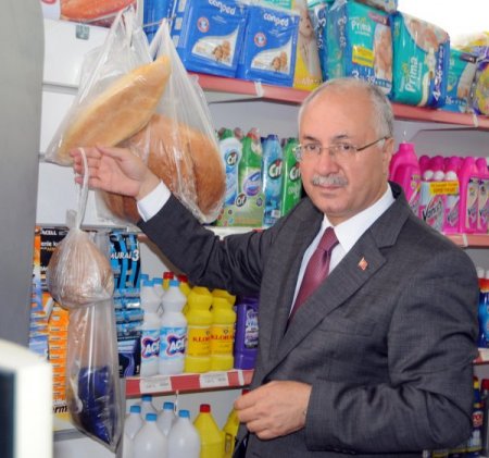 Manisa'da 'Askıda Ekmek' Kampanyası Başladı